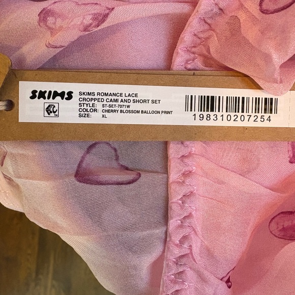 SKIMS LACE CAMI AND SHORT SET LIMITED EDITION - Picture 5 of 7